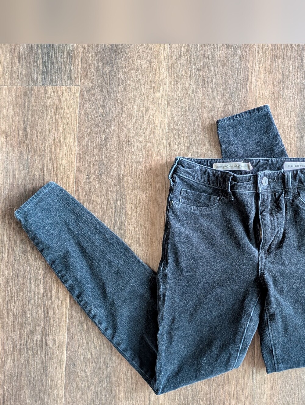 Pilcro Anthropologie sz. 27 black corduroy high-rise skinny jeans